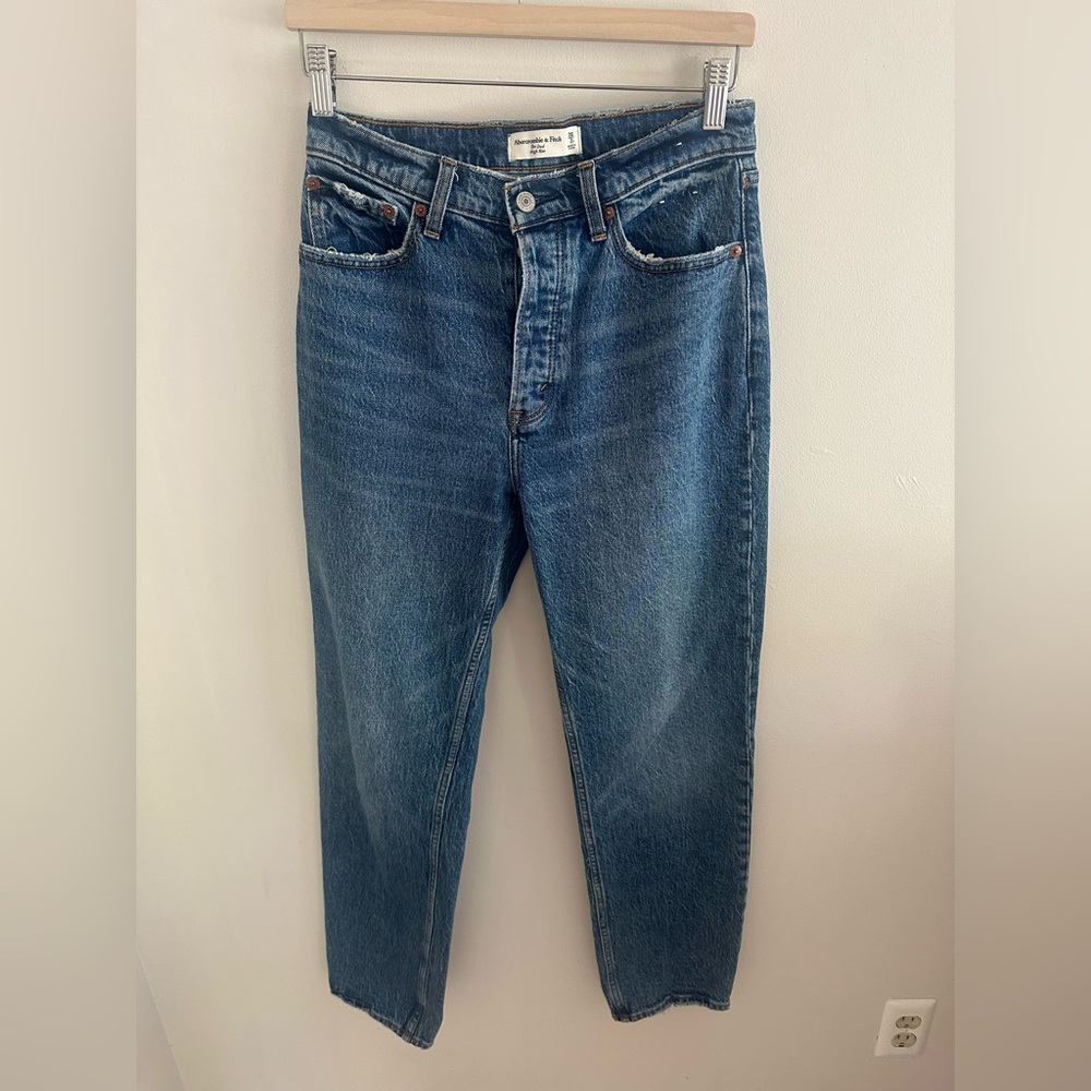 Abercrombie and Fitch the Dad high rise Jean size 2 - Picture 2 of 10